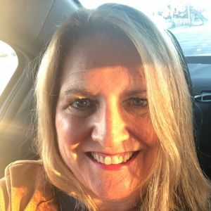 Meet your Posher, Dana